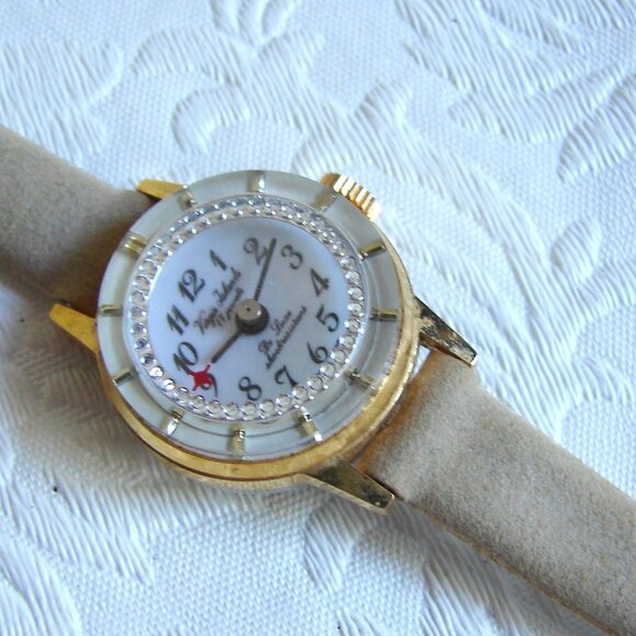 De Luxe Virgin Islands Ladies WATCH, Beige & Gold Tone 17 Jewels, Needs TLC C33 - Picture 6 of 8